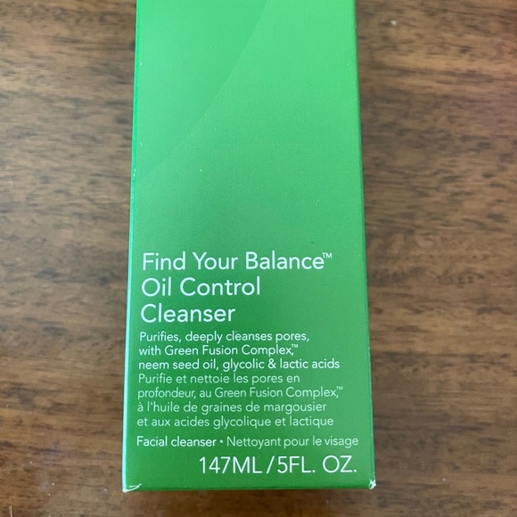 SOLD Ole Henriksen Oil Control Cleanser - Picture 3 of 5